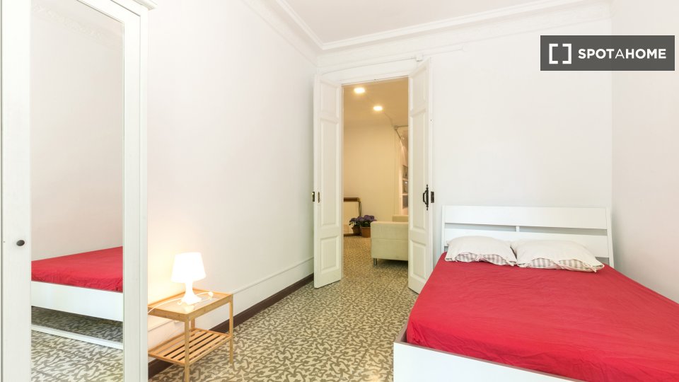 Double room Barcelona, 6 beds, 100m² — photo 8