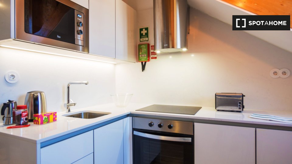 Apartment Lisbon, 1 bed, 65m² — photo 13