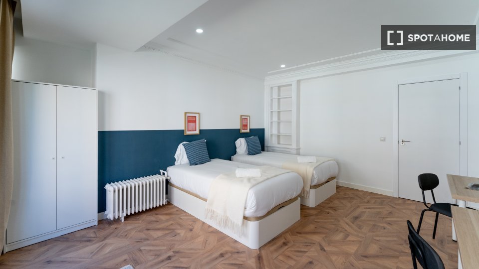 Double room Madrid, 7 beds — photo 17