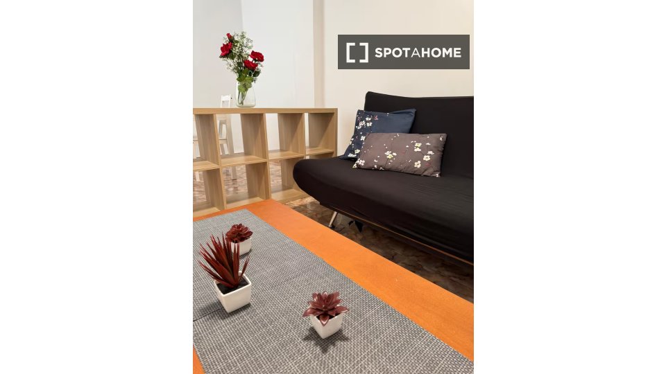 Double room Valencia, 3 beds, 80m² — photo 16