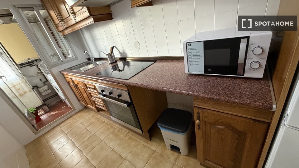 Double room Madrid, 4 beds, 80m² — photo 12