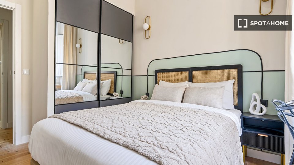Double room Lisbon, 6 beds — photo 38