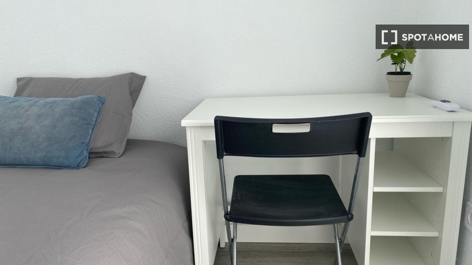 Double room Madrid, 4 beds — photo 15