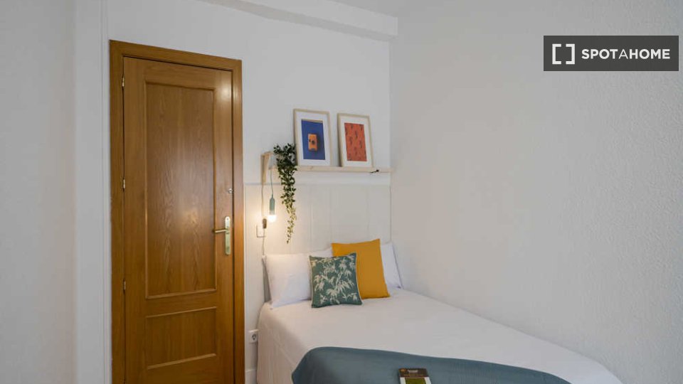Double room Madrid, 25 beds — photo 40