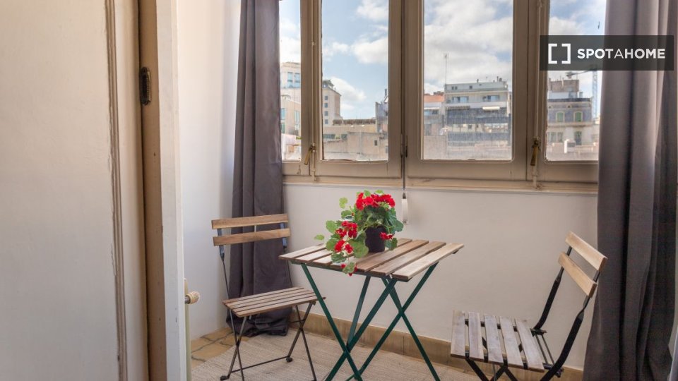 Double room Barcelona, 9 beds, 210m² — photo 10