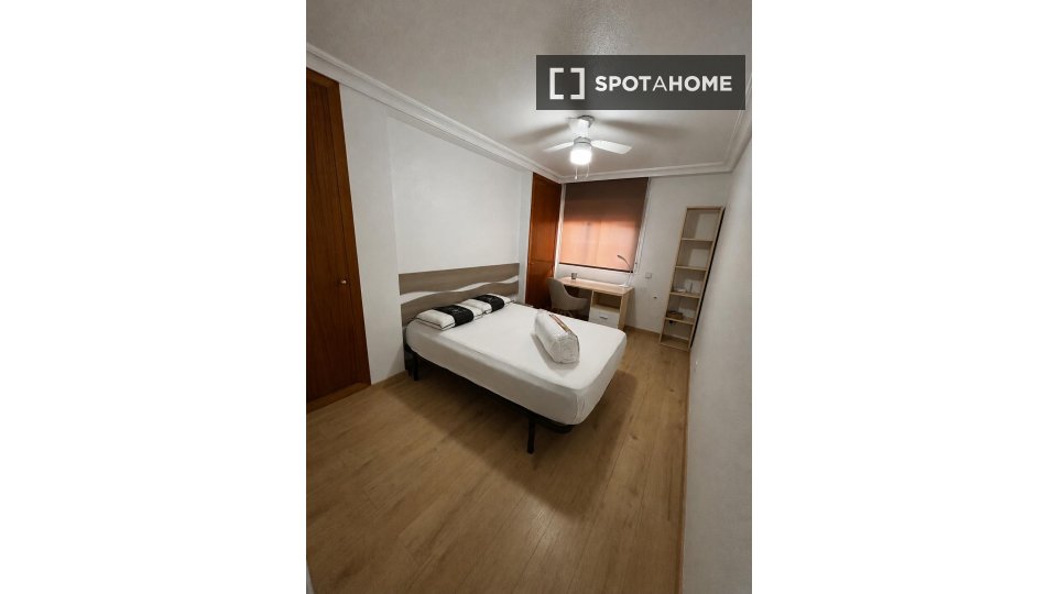 Habitación en alquiler en piso compartido, Murcia.