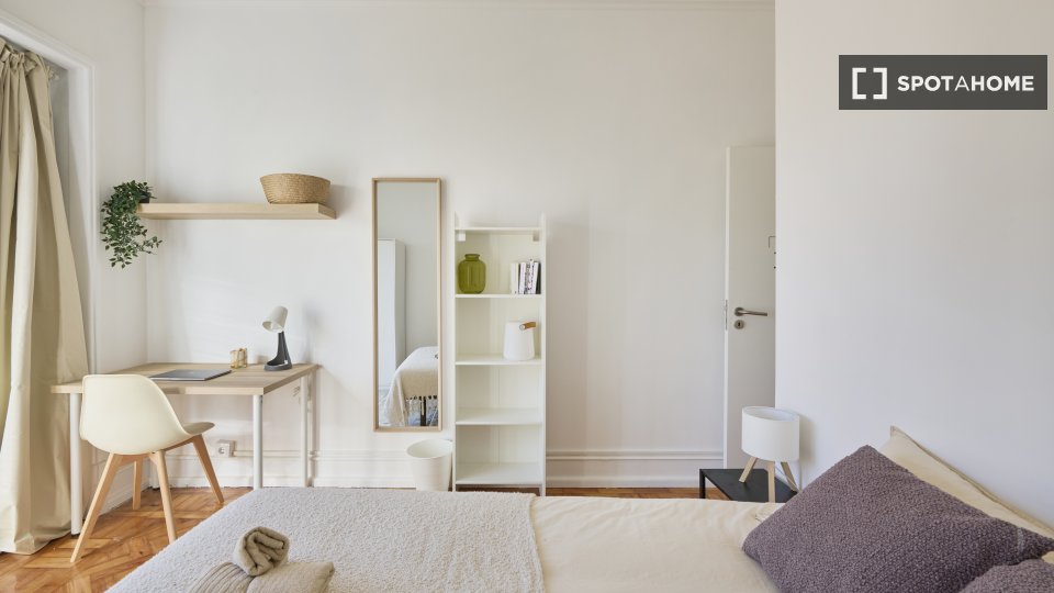 Double room Lisbon, 11 beds — photo 32