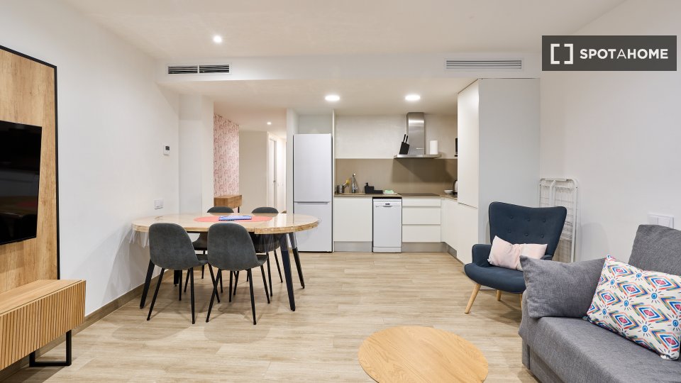 Apartment Barcelona, 2 beds, 55m² — photo 2