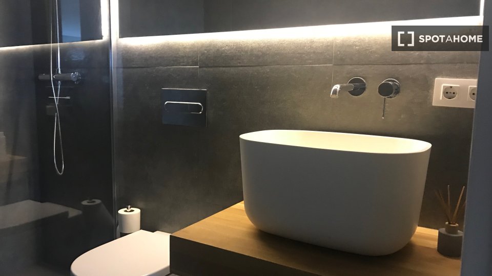 Apartment Bilbao, 3 beds, 140m² — photo 9
