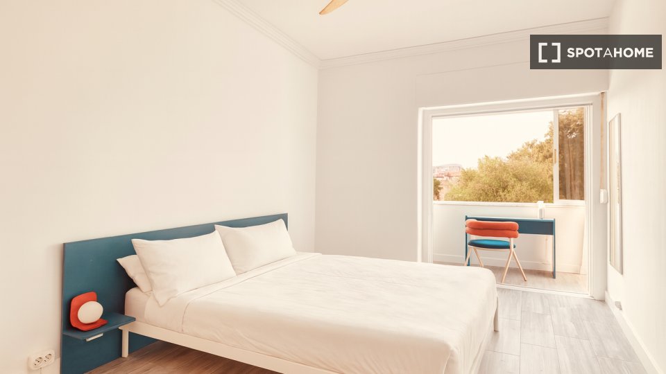 Double room Lisbon, 5 beds — photo 20