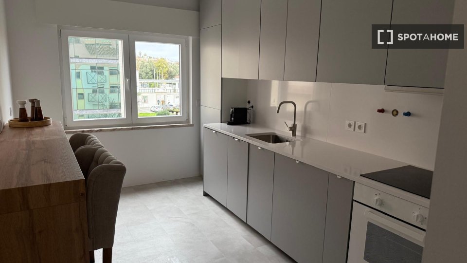 Apartment Lisbon, 2 beds, 95m² — photo 16