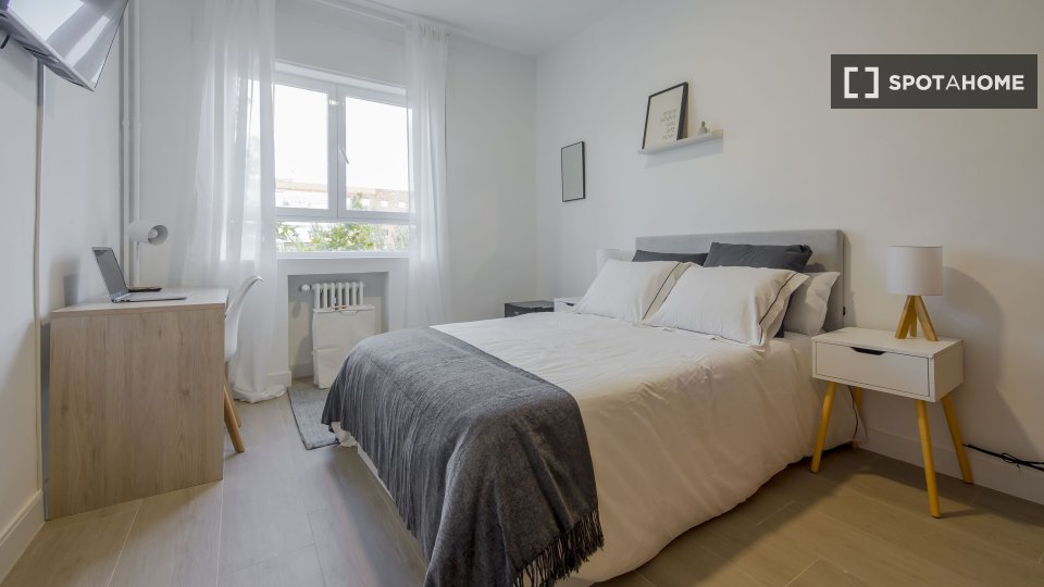 Double room Madrid, 9 beds, 200m² — photo 9