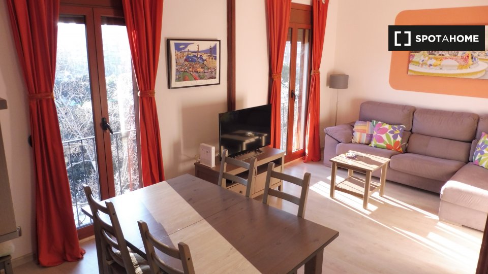 Apartment Barcelona, 2 beds, 70m² — photo 1