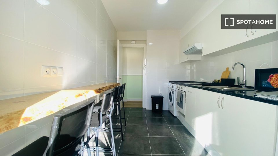 Double room Madrid, 4 beds — photo 11
