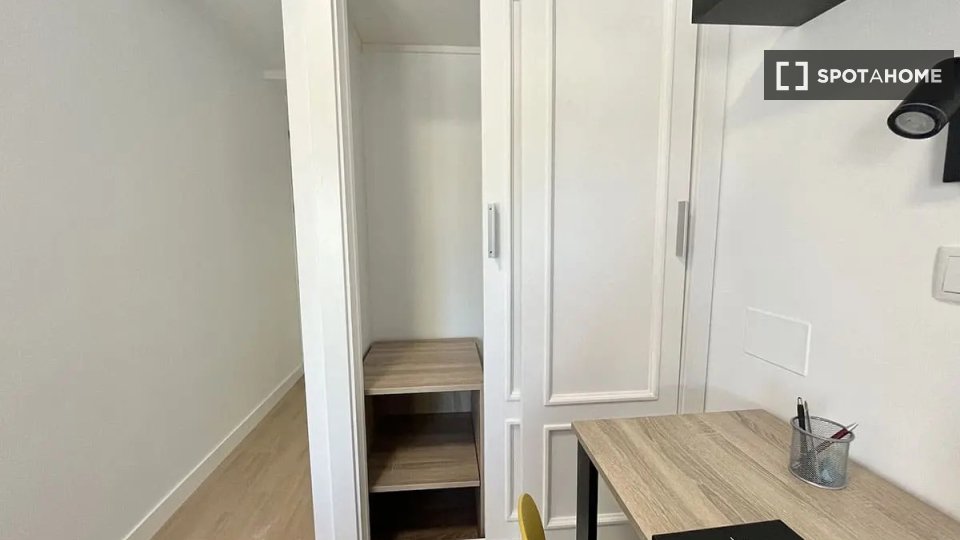 Double room Madrid, 6 beds — photo 24