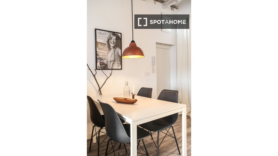 Apartamento de 3 dormitorios en alquiler en Universidad, Madrid