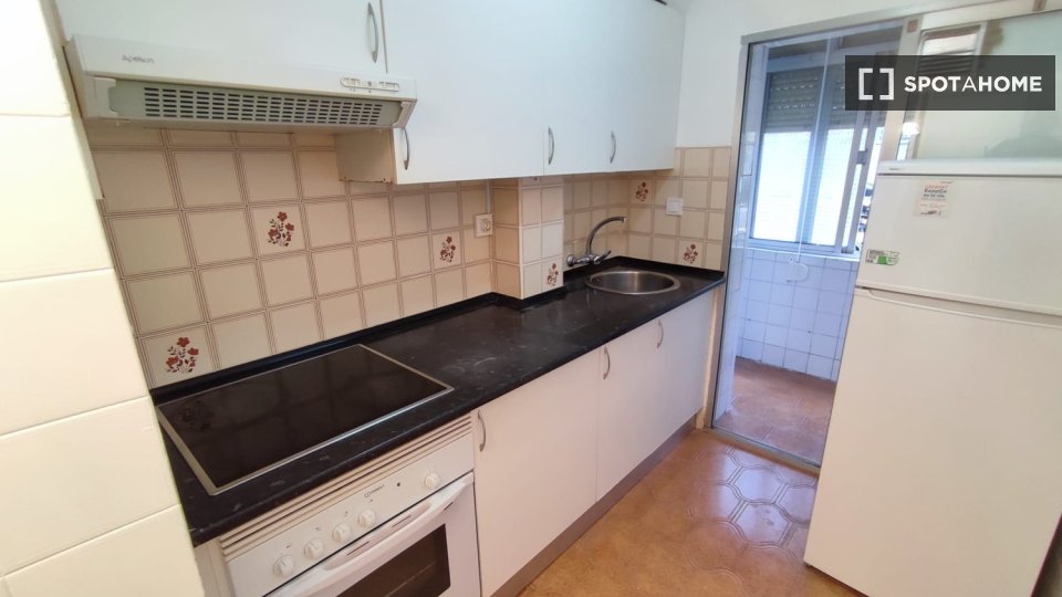 Double room Madrid, 4 beds — photo 9