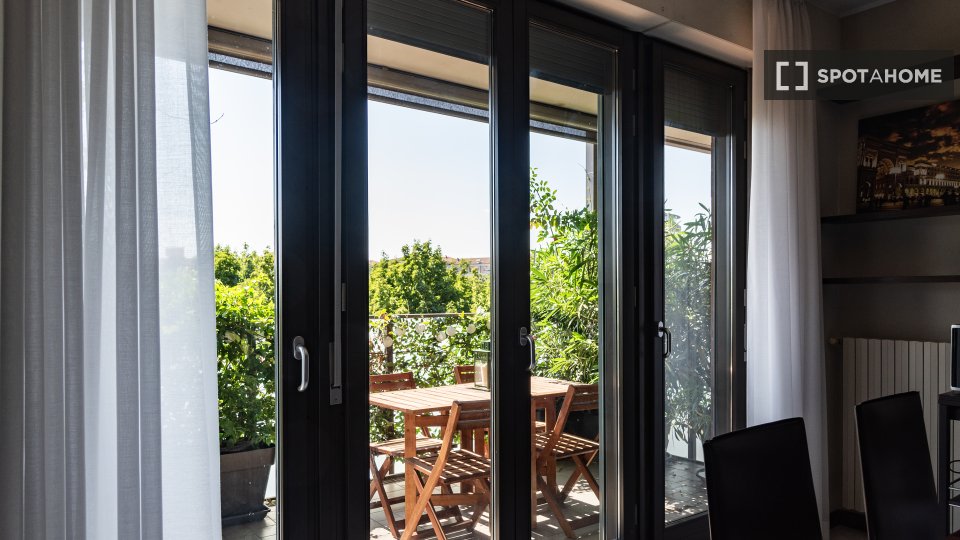 Apartment Milan, 1 bed, 74m² — photo 1