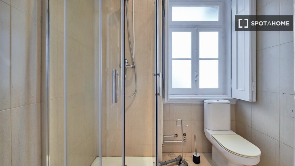 Double room Lisbon, 7 beds — photo 11