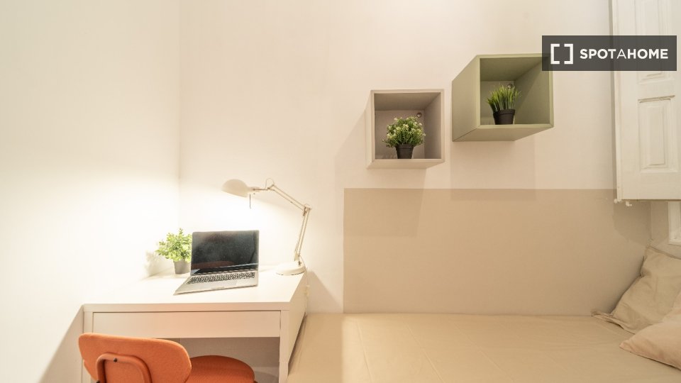 Double room Barcelona, 10 beds, 180m² — photo 12