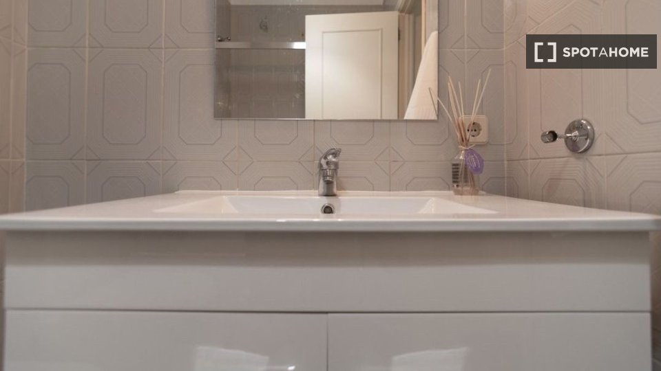 Double room Porto, 5 beds, 180m² — photo 18
