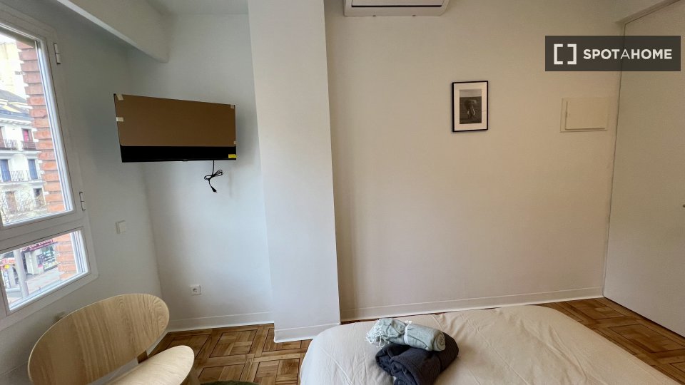 Double room Madrid, 6 beds, 200m² — photo 19
