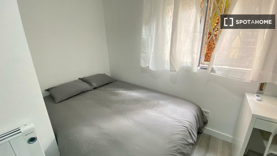 Double room Madrid, 4 beds — photo 12