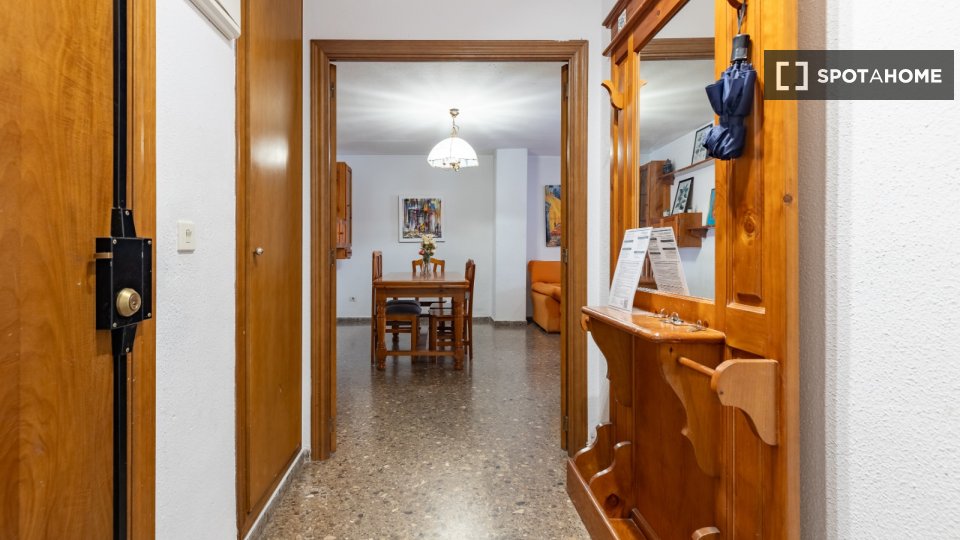 Apartment Valencia, 4 beds — photo 36