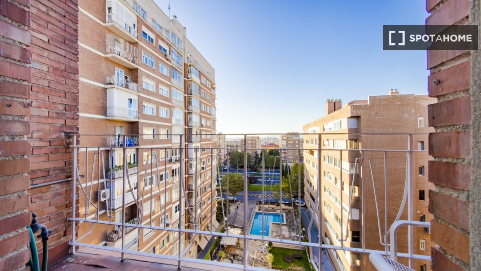 Double room Madrid, 6 beds, 120m² — photo 17