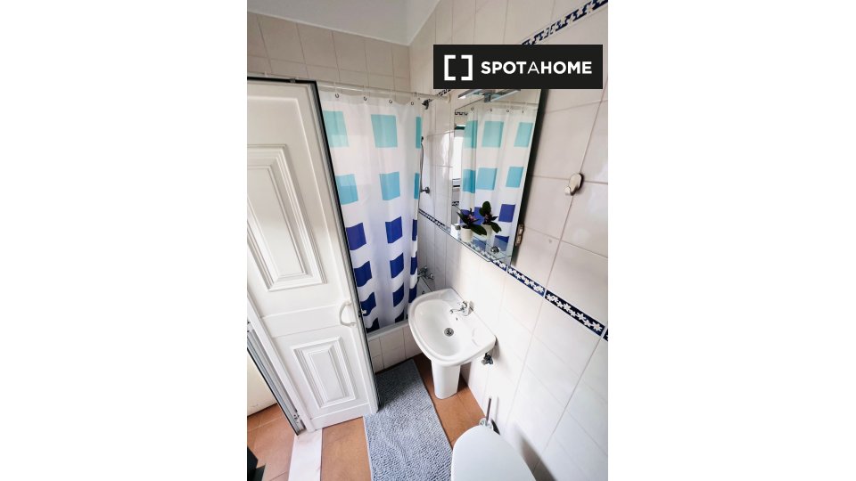 Apartment Lisbon, 1 bed — photo 16