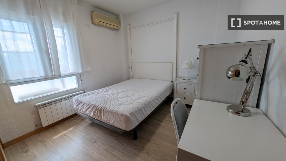 Double room Madrid, 4 beds, 90m² — photo 48