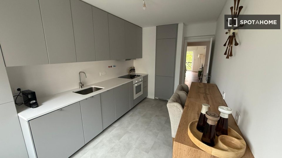 Apartment Lisbon, 2 beds, 95m² — photo 2
