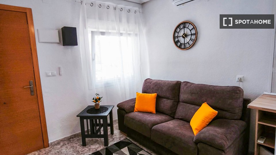 Apartment Alicante, 3 beds, 70m² — photo 13