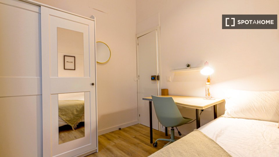 Double room Barcelona, 9 beds — photo 5