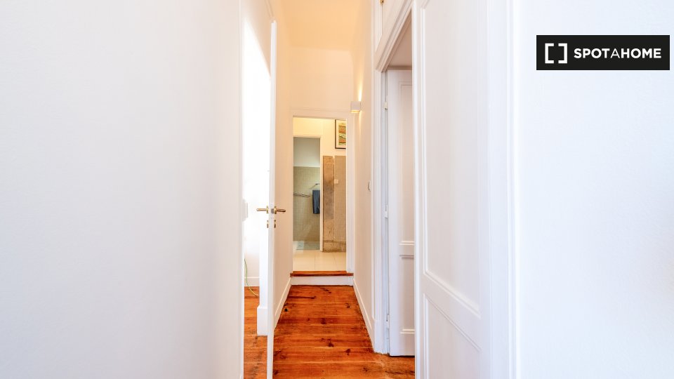 Apartment Lisbon, 1 bed, 70m² — photo 18