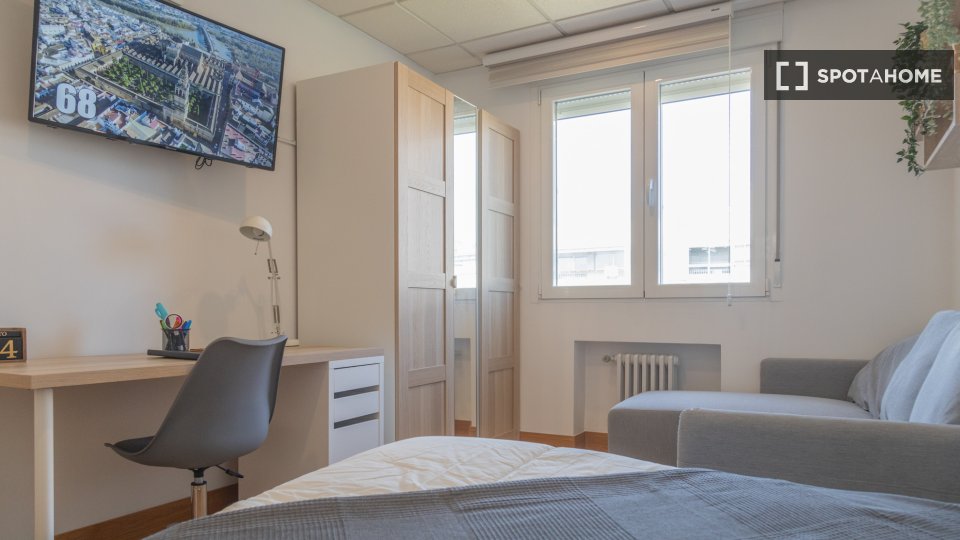 Double room Madrid, 5 beds — photo 17