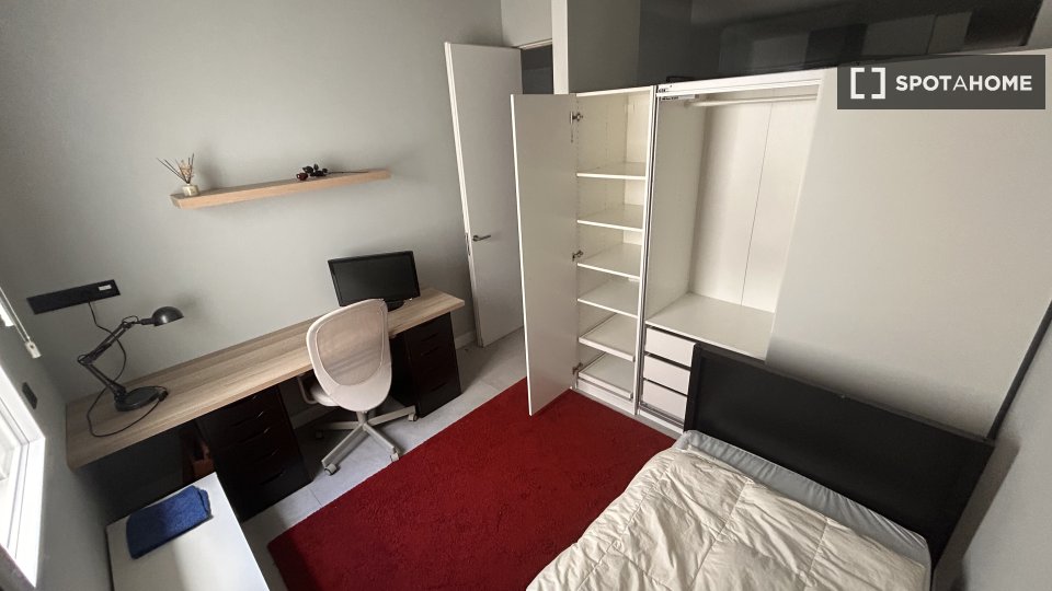 Double room Madrid, 1 bed, 180m² — photo 1