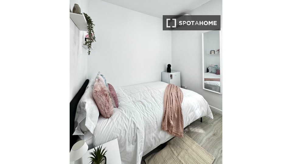 Double room Madrid, 4 beds — photo 6