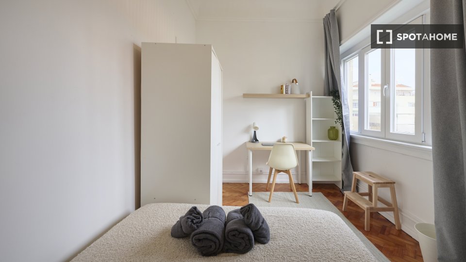 Double room Lisbon, 10 beds — photo 41