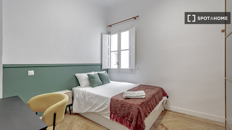 Double room Madrid, 8 beds — photo 7