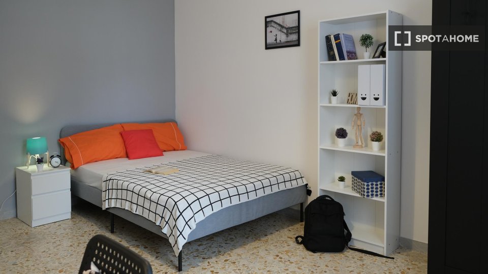 Double room Naples, 4 beds — photo 17