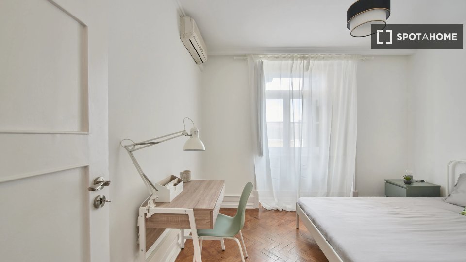 Double room Lisbon, 8 beds — photo 1