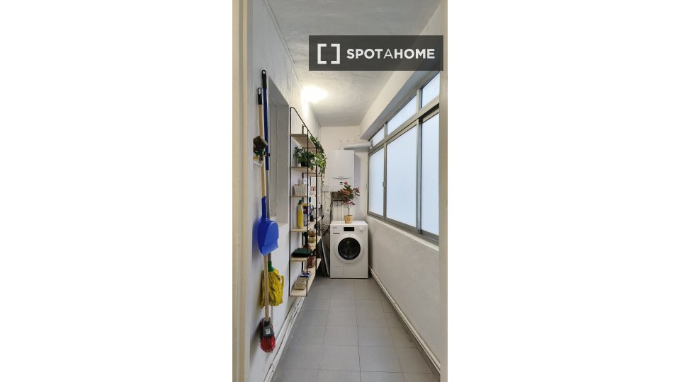 Apartment Pamplona, 5 beds, 124m² — photo 3