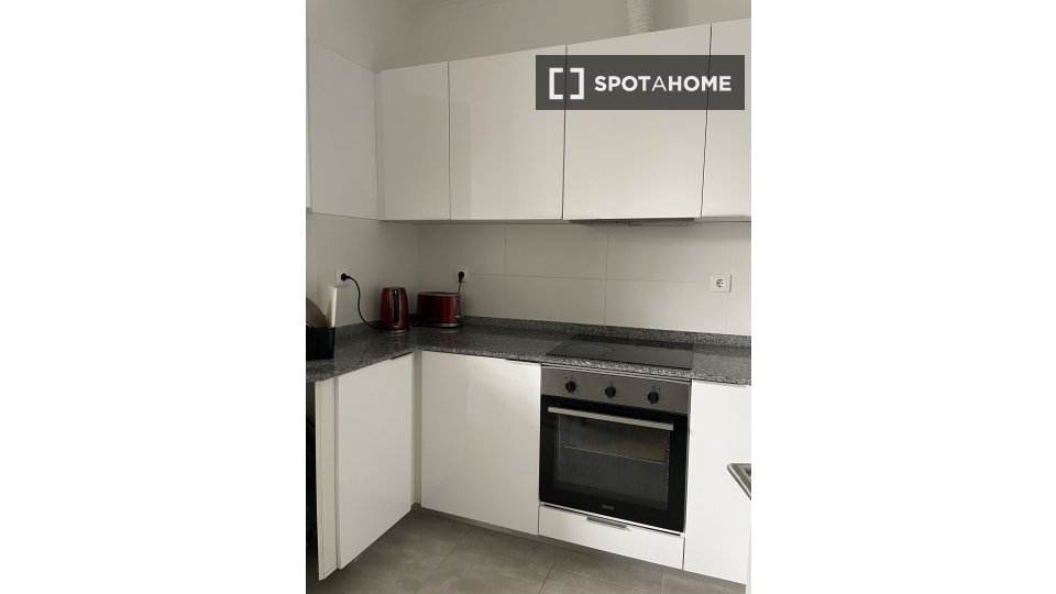 Double room Lisbon, 4 beds, 15m² — photo 6