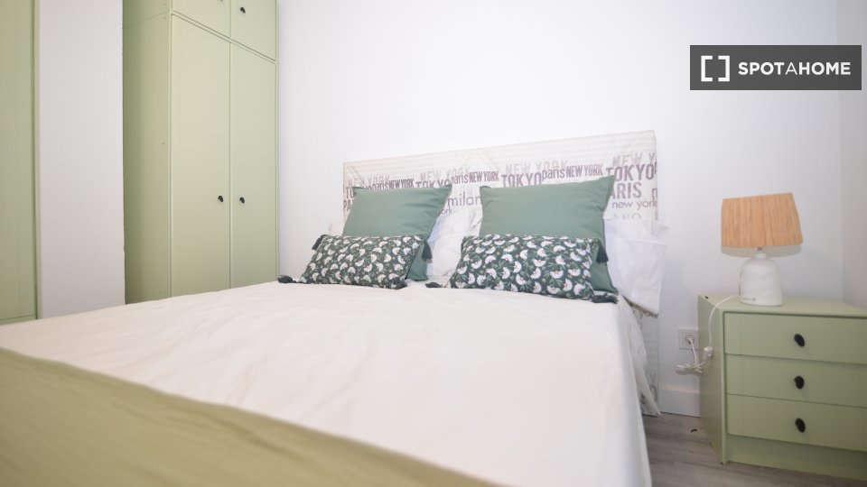 Double room Santander, 3 beds — photo 9