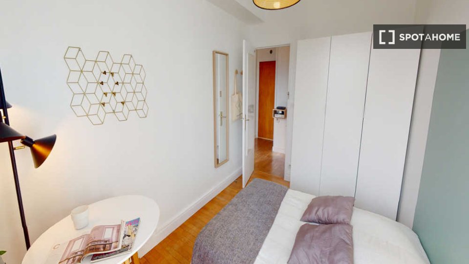 Double room Paris, 4 beds, 80m² — photo 1