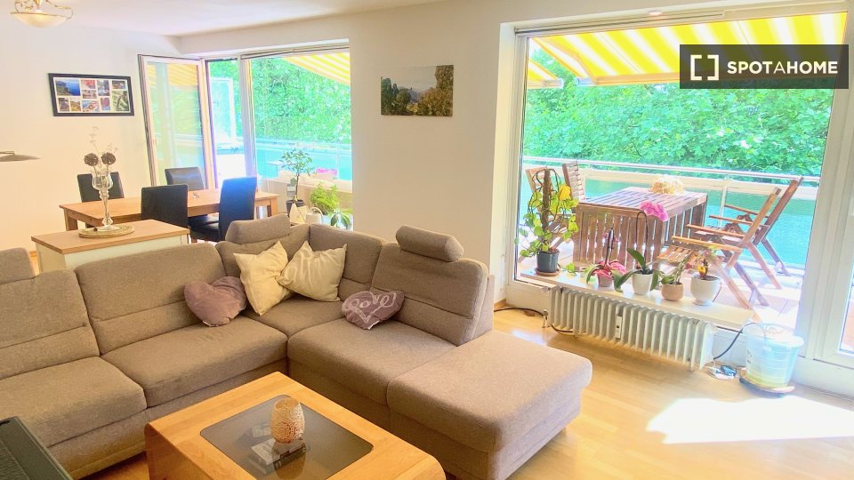 Apartment Hamburg, 3 beds, 144m² — photo 3
