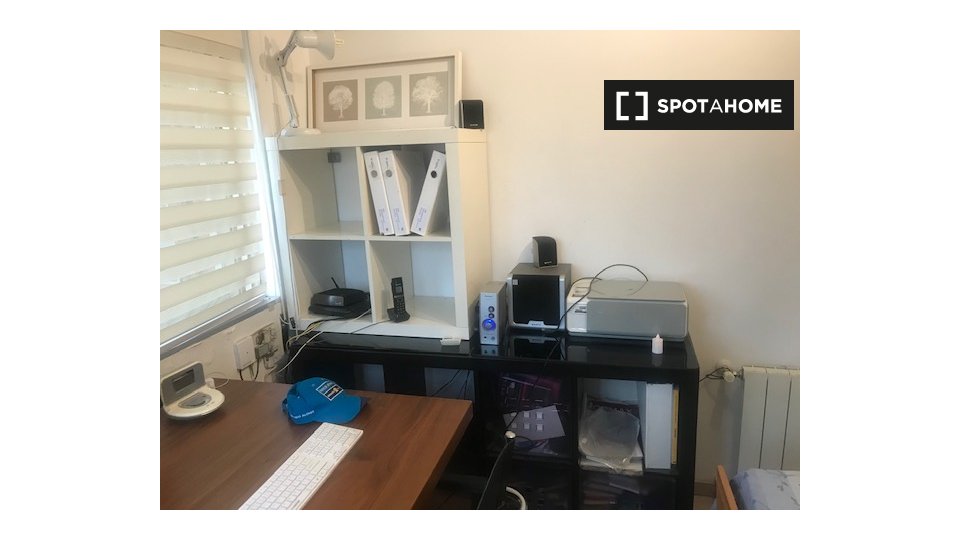 Double room Madrid, 3 beds, 90m² — photo 9