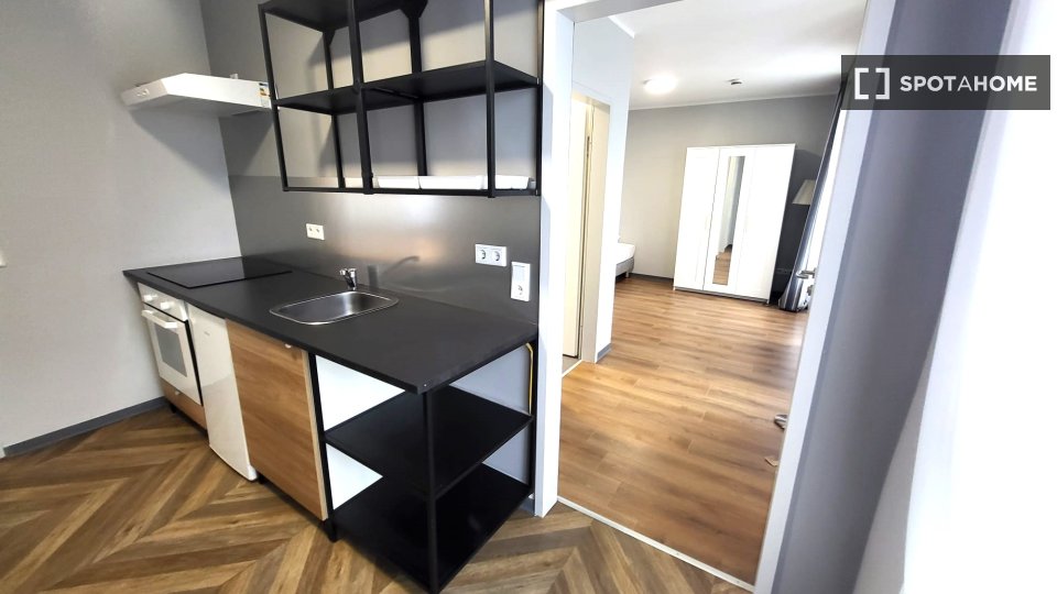 Apartment mono Frankfurt, 25m² — photo 1
