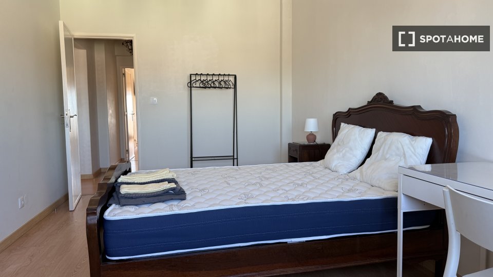 Double room Lisbon, 4 beds — photo 1